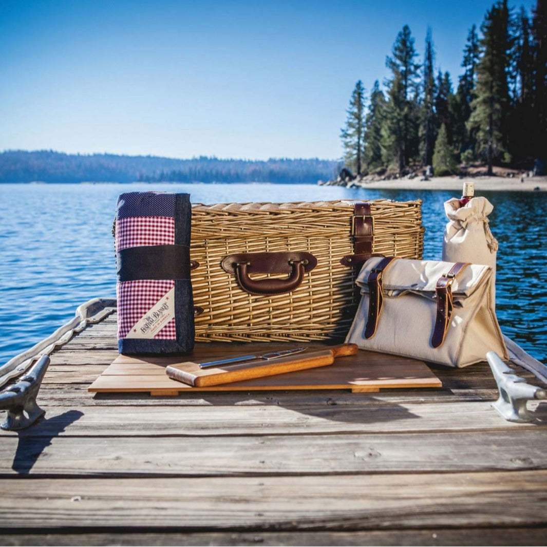 Women's stylish picnic basket with integrated dinnerware set and practical compartments Stornfield