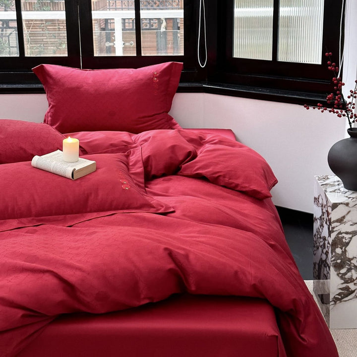 Premium bedding set made of cotton satin with a light quilted texture and hidden zipper