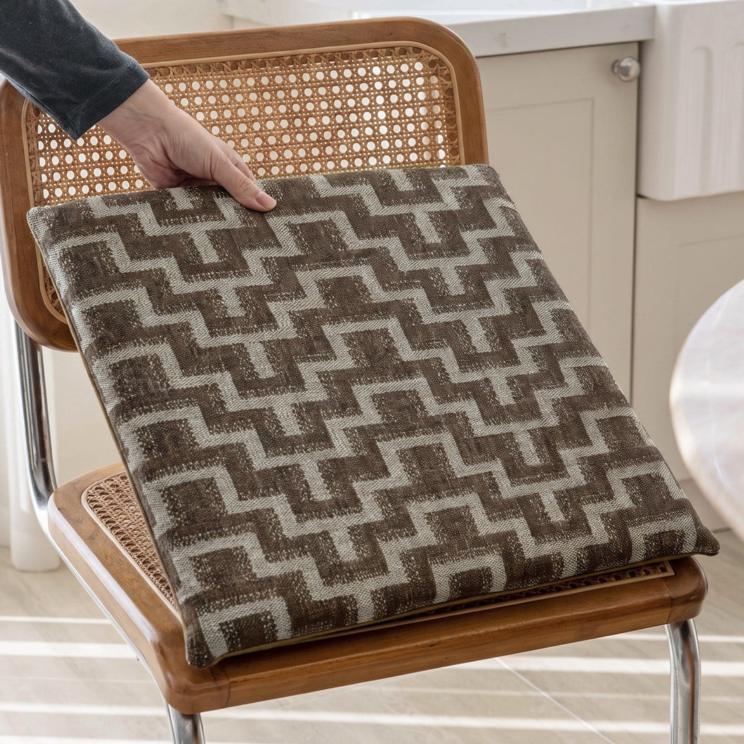 Comfortable chair cushion with geometric design