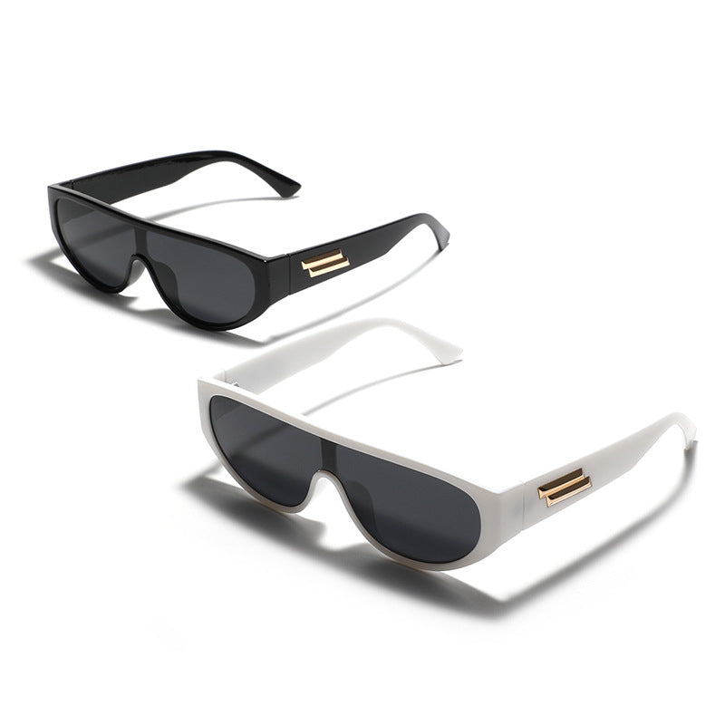 Ladies sporty sunglasses with custom-made frame Stornfield
