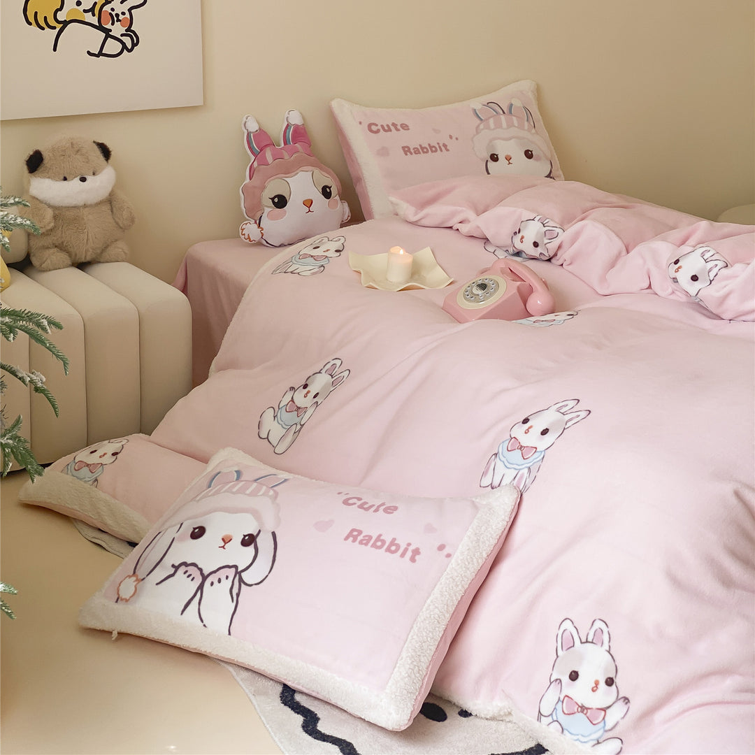 Children's bedding set with teddy fleece trim and cute panda & bear motifs