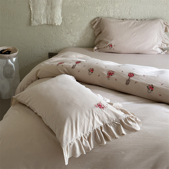 Luxurious cotton satin bedding set with hotel closure and extra-soft pillowcases