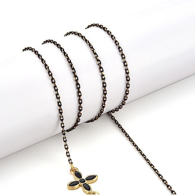 Adjustable Chain Eyewear Holder Stornfield