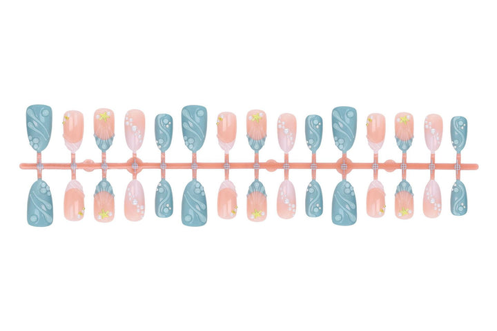 Artificial nail set with elegant pearl and glitter variations Stornfield