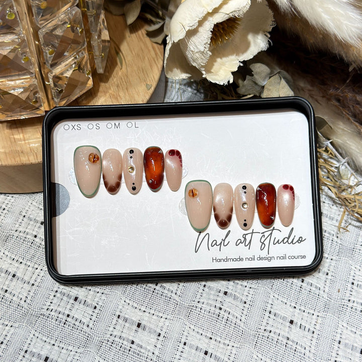 Reusable Press-On Nail Set Stornfield