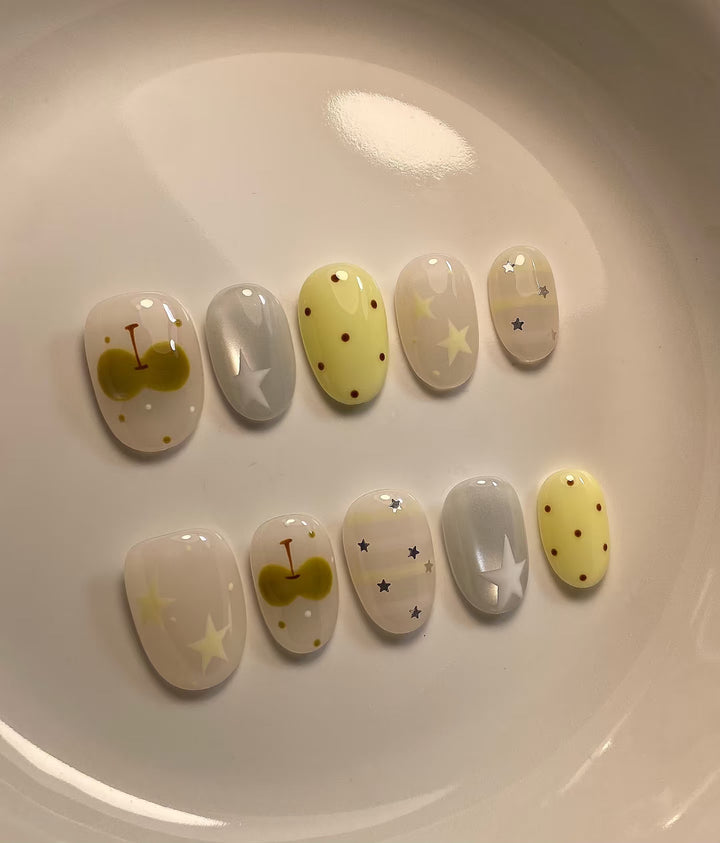 Artistic Decorative Press-On Nail Set