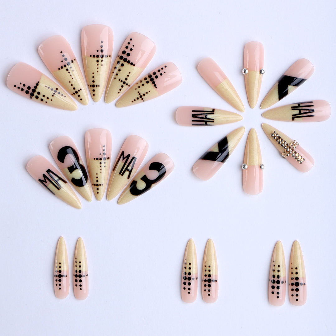 Elegant Artificial Nails with Fashionable Designs Stornfield