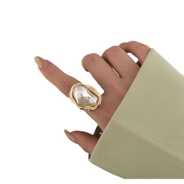 Elegant pearl ring with unique design by Stornfield