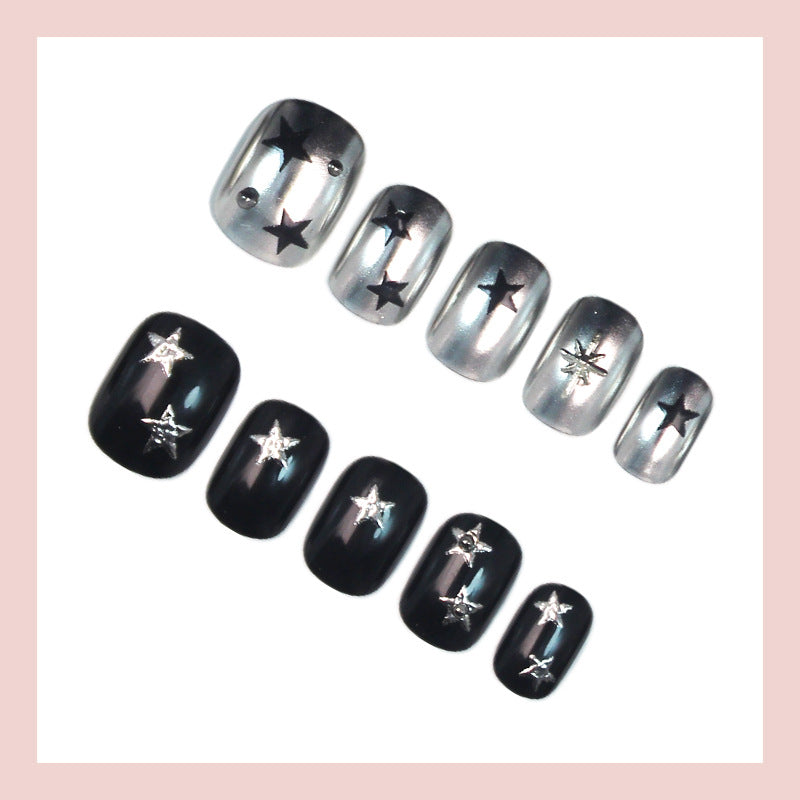Nail art set with elegant design and gliding decorations Stornfield