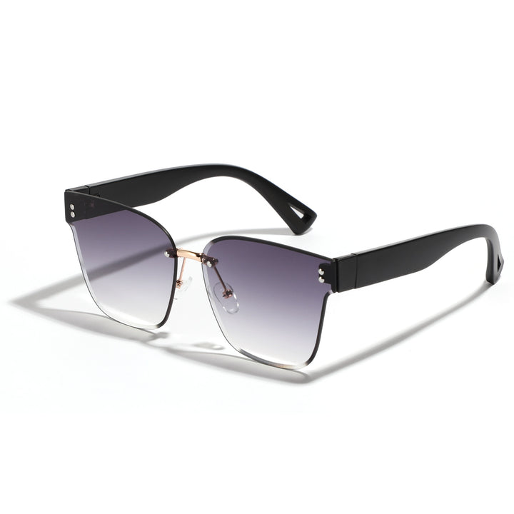 Ladies fashion sunglasses with elegant frame and wide lenses Stornfield