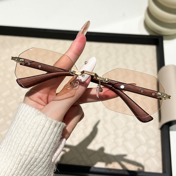 Women's futuristic sunglasses with geometric frame and wood details Stornfield