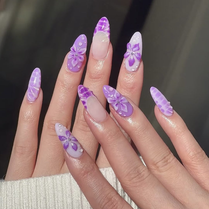 Artistic Floral-Designed Press-On Nail Set 1790745711