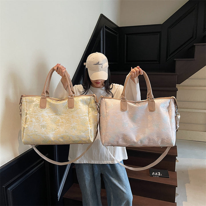 Elegant travel bag with luxurious pattern print Stornfield