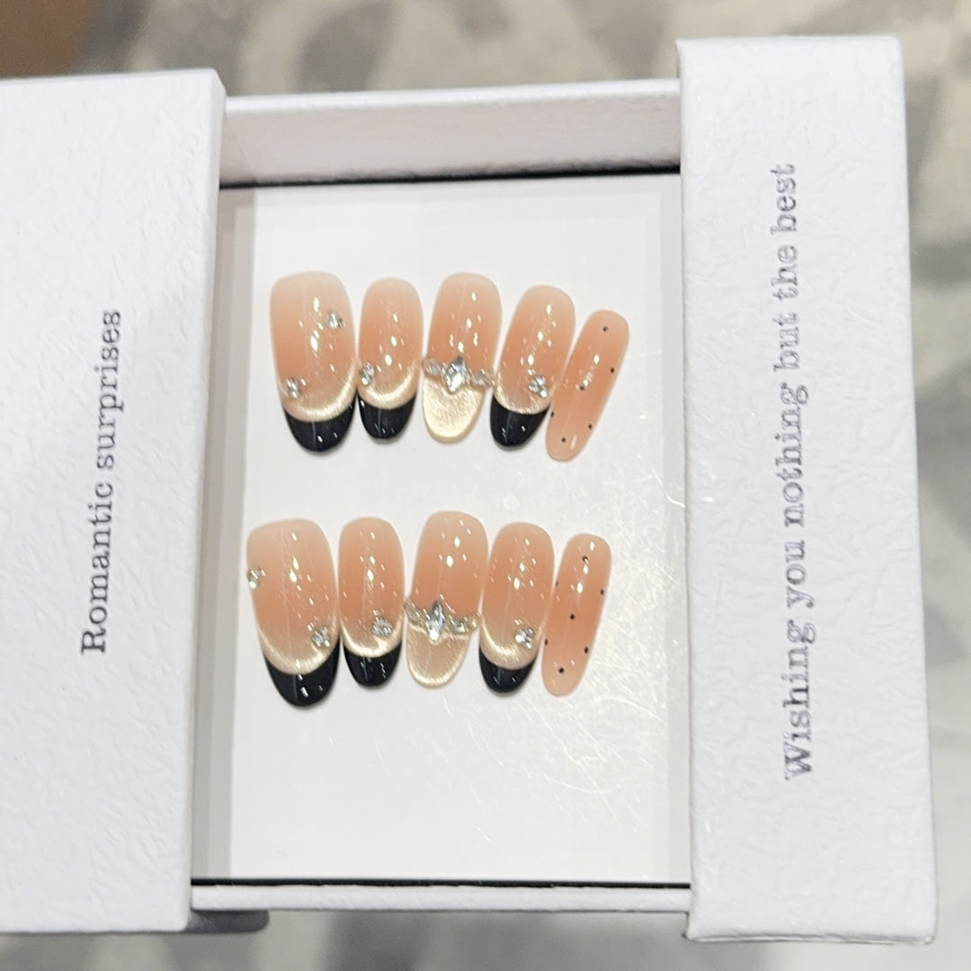 Artificial nails with Romantic Design Stornfield