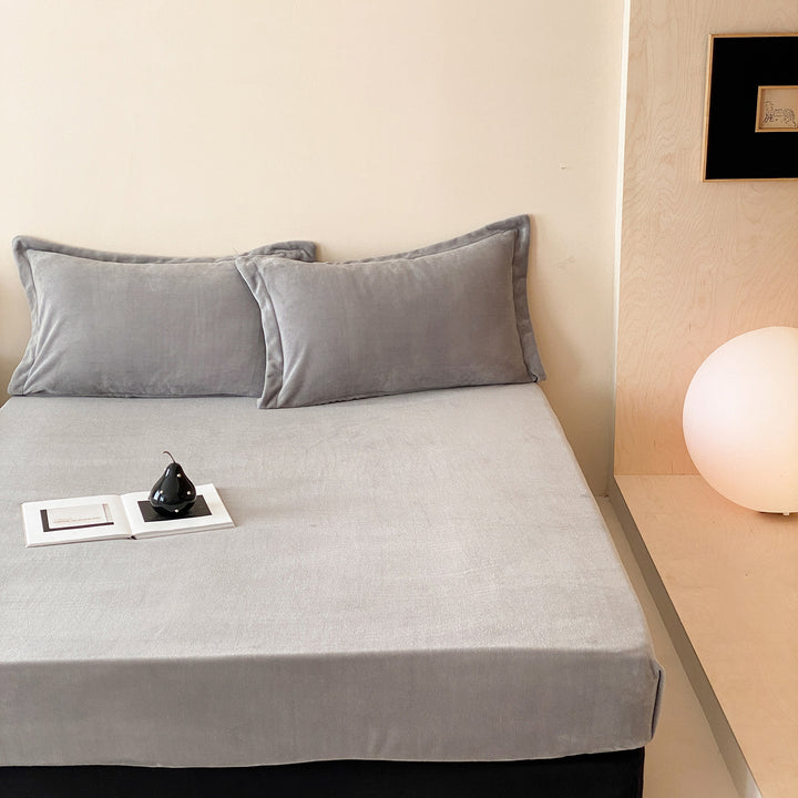 Velvet Fitted Sheet Set with Extra Deep All-Around Elastic and Velvety Surface
