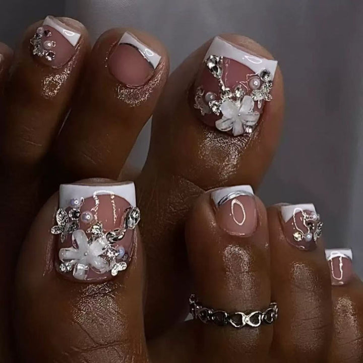 Nail set with elegant flower decorations and high-gloss finish Stornfield