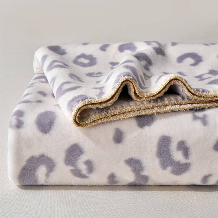 Luxury Leopard-Print Fleece Throw Blanket Stornfield