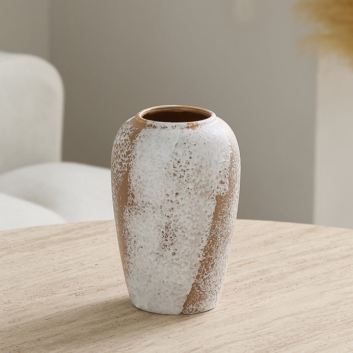 Elegant ceramic vase in Scandinavian style Stornfield