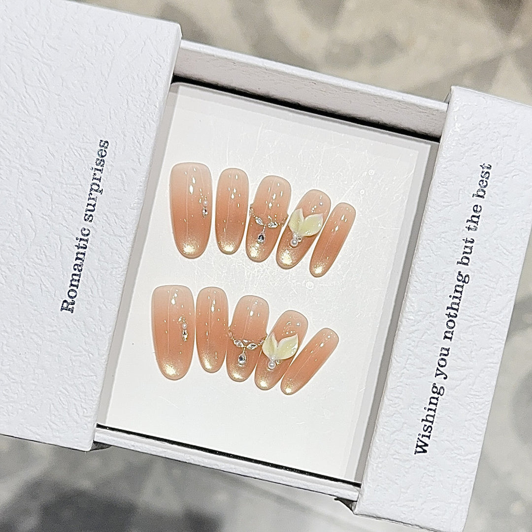 Artificial nails with Romantic Design Stornfield