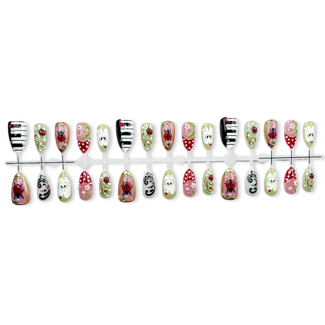 Artistic Themed Nail Art Set