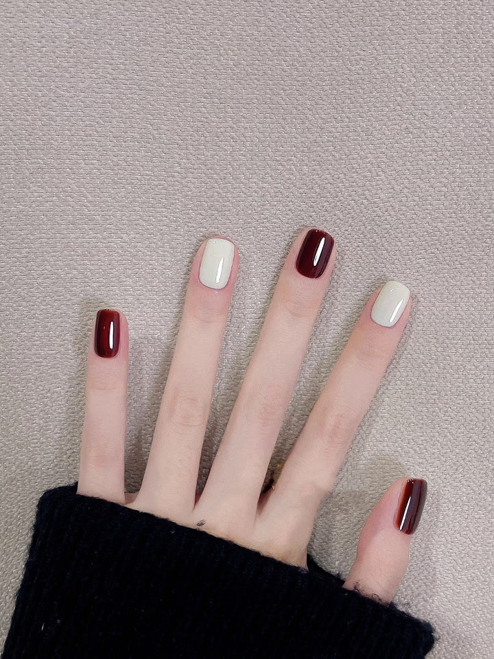 Glossy Press-On Nail Set with Artistic Color Contrast