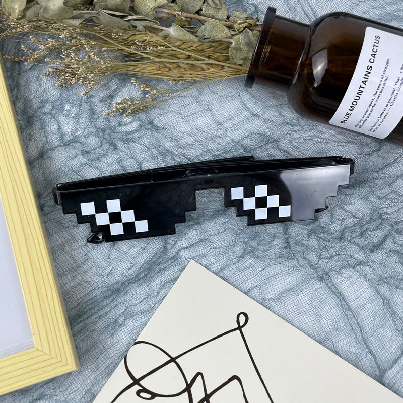 Bold Geometric Frame Sunglasses Stornfield