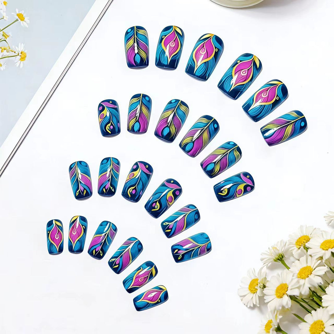 Artificial nails with elegant feather design Stornfield