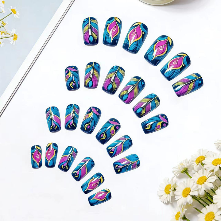 Artificial nails with elegant feather design Stornfield