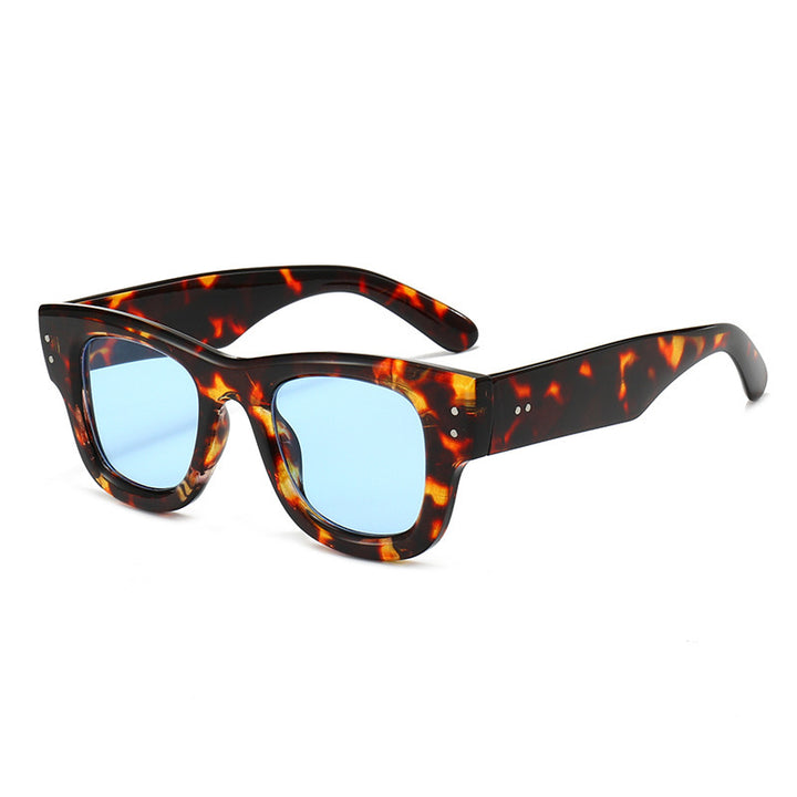 Retro-Influenced Bold Frame Sunglasses Stornfield
