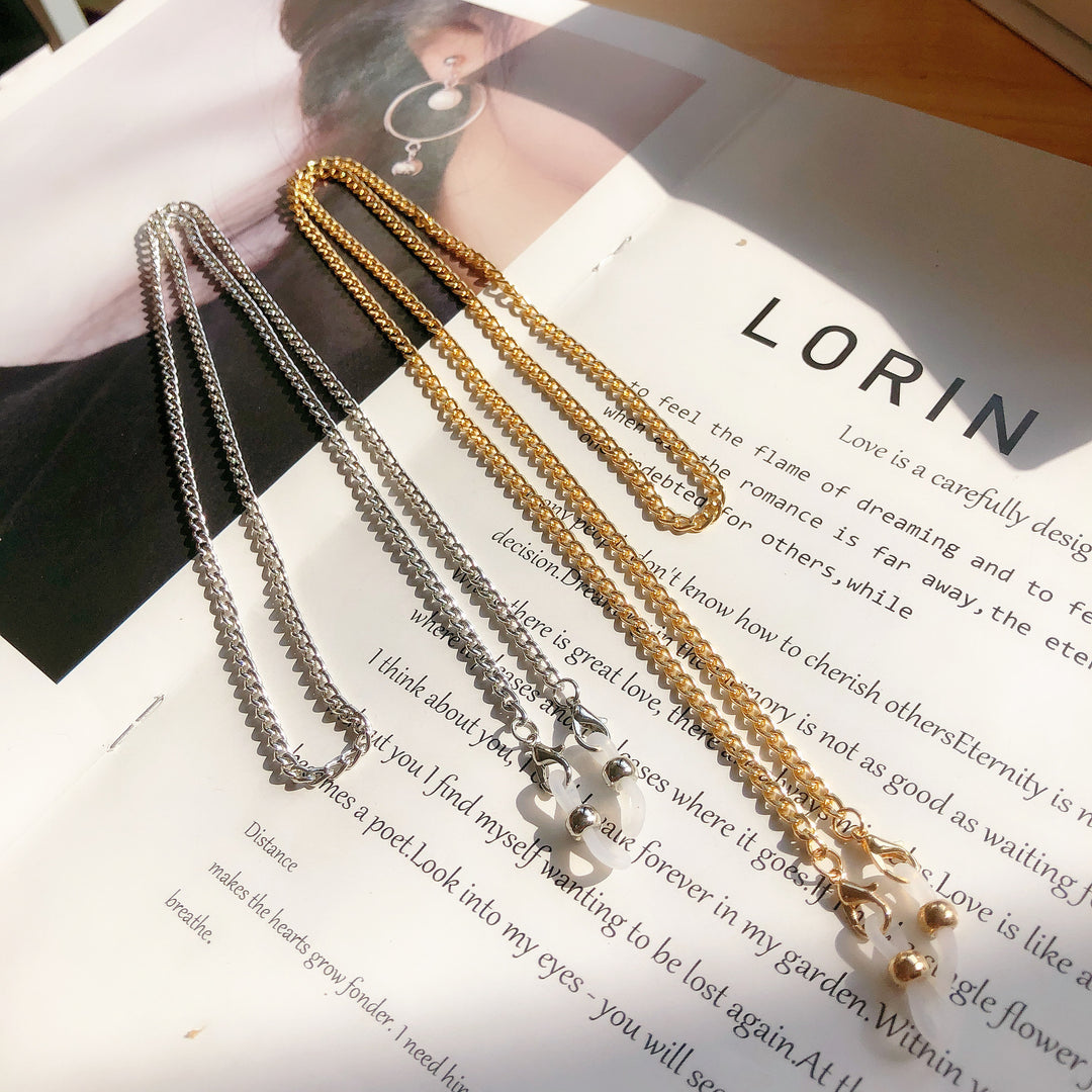 Adjustable Chain Eyewear Holder Stornfield