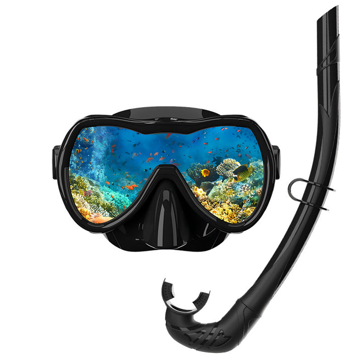 Diving mask with wide field of vision by Stornfield