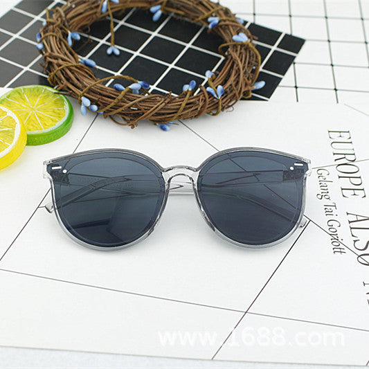 Ladies elegant sunglasses with modern frame Stornfield
