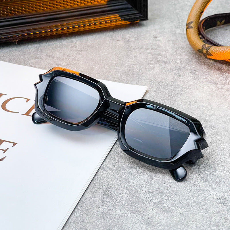 Women's fashionable sunglasses with striking frame Stornfield