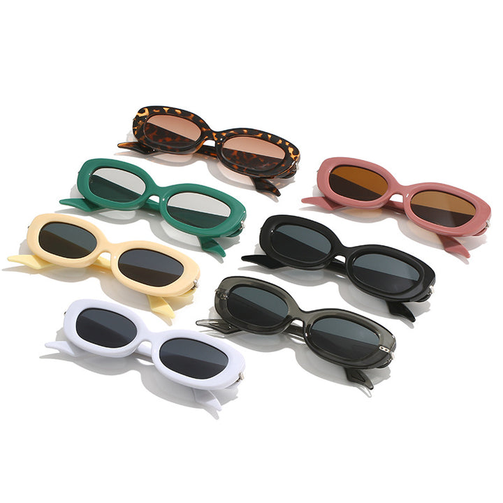 Ladies stylish sunglasses with elegant, curved frame Stornfield