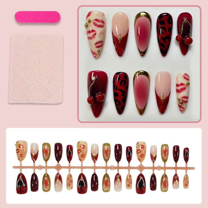 Artificial nails in an extravagant design Stornfield