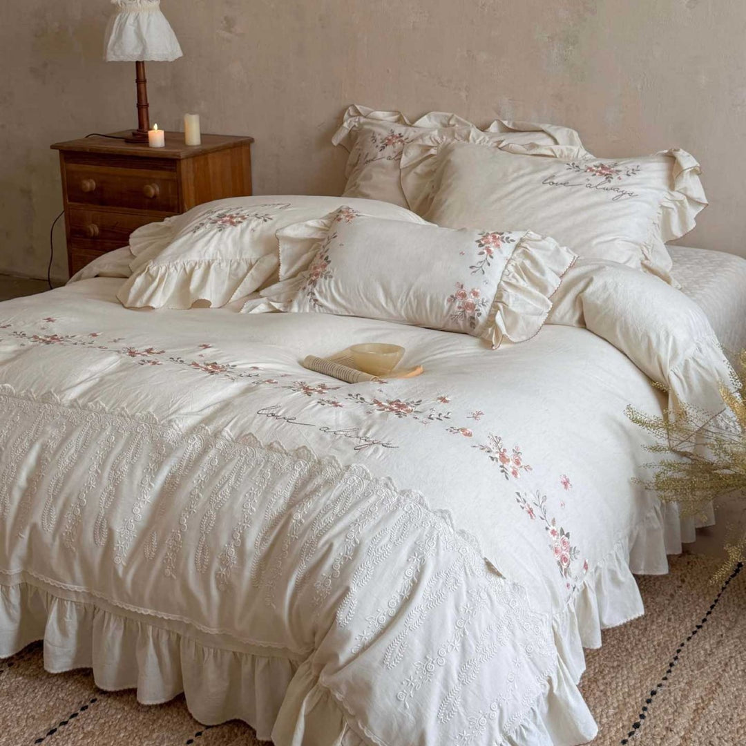Shabby-Chic Bedding Set with Lace Embroidery, Ruffle and Floral Motif