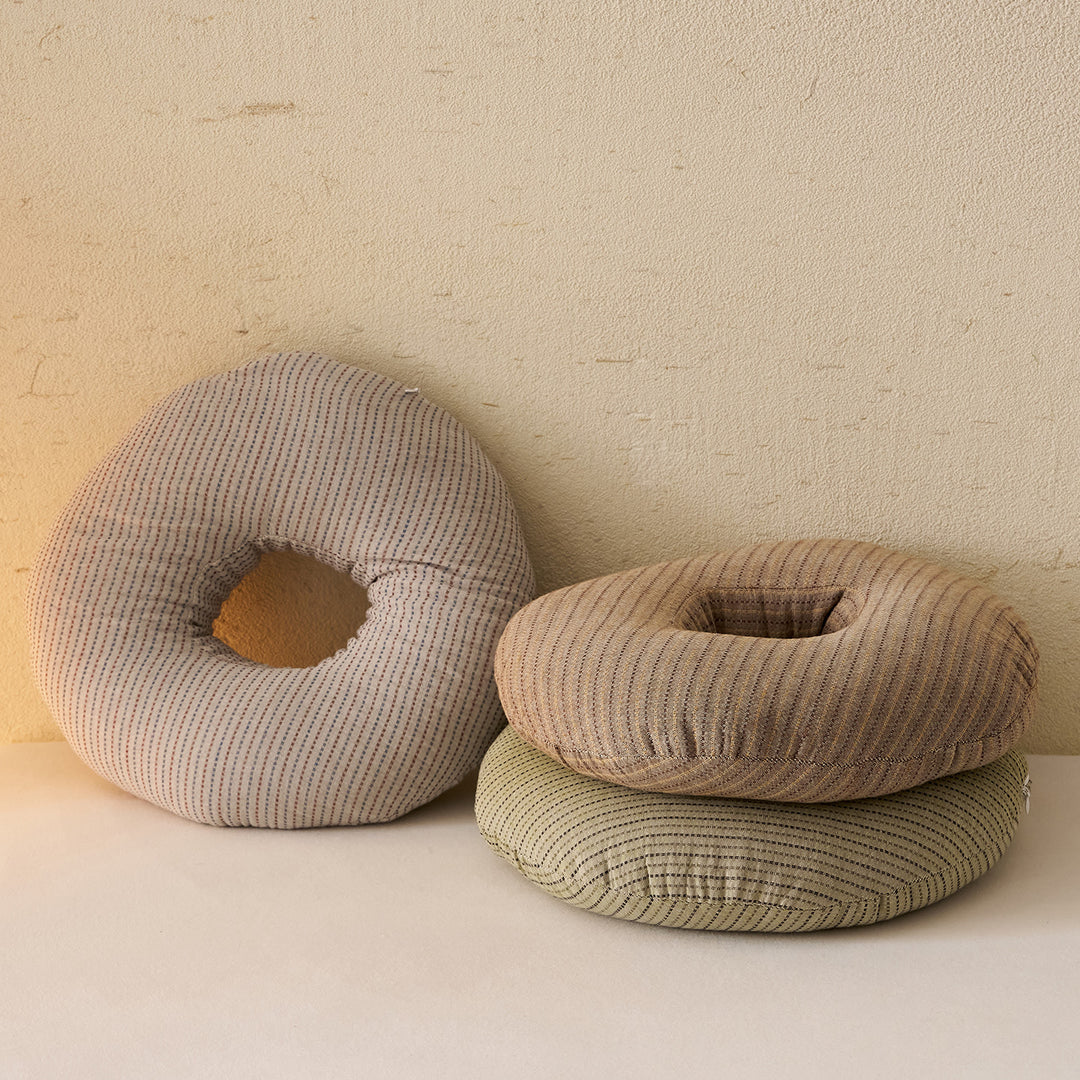 Comfortable donut pillow with ergonomic design Stornfield
