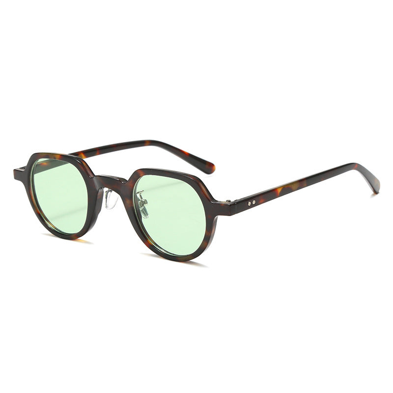 Women's round sunglasses with modern plastic frame and UV protection Stornfield