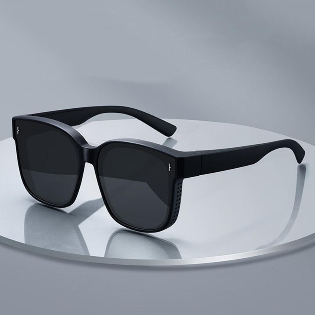 Ladies fashionable sunglasses in modern frame design Stornfield