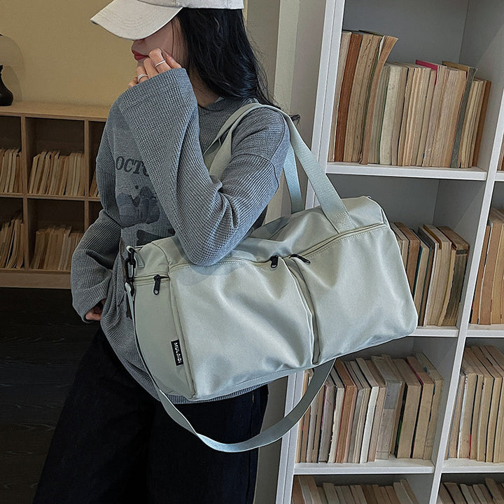 Sporty travel bag with expandable compartments Stornfield
