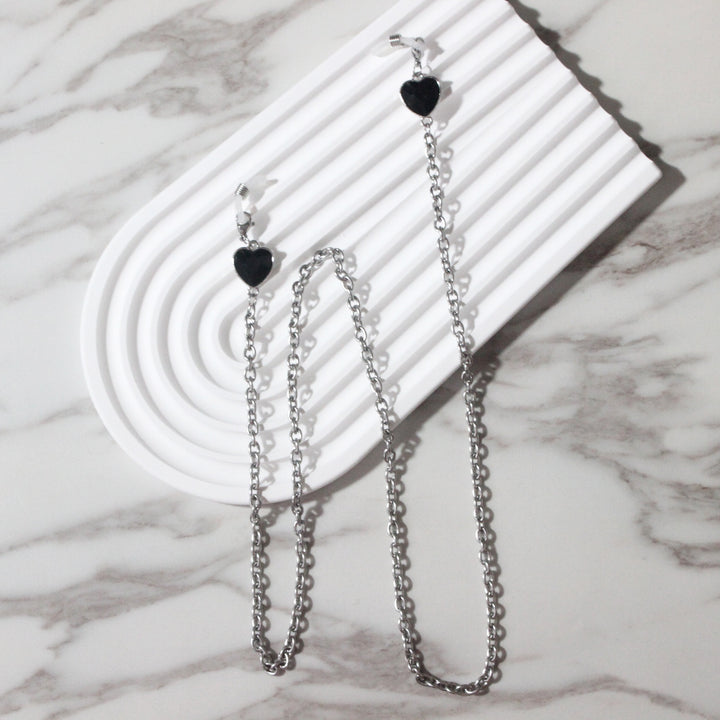 Fashionable glasses holder chain with heart pendants Stornfield