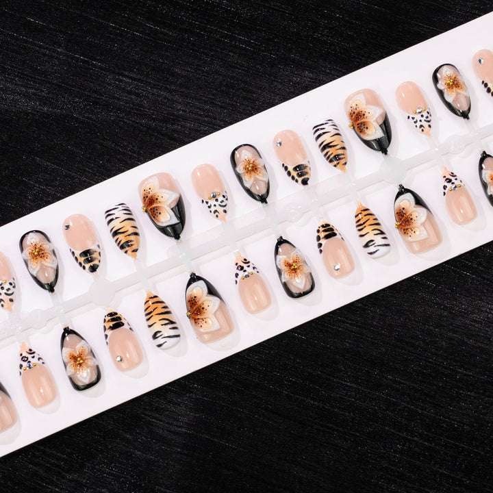 Artistic Animal Print Press-On Nail Art Set Stornfield
