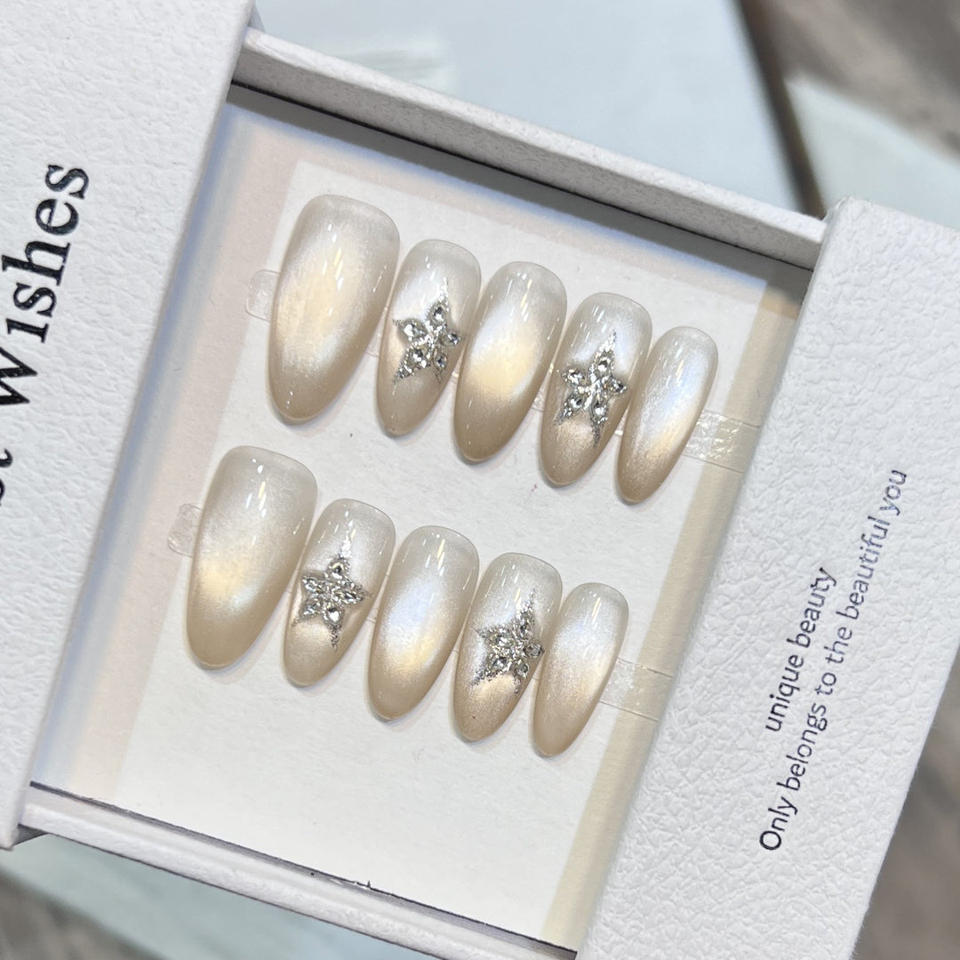 Star-Embellished Press-On Nail Art Set Stornfield
