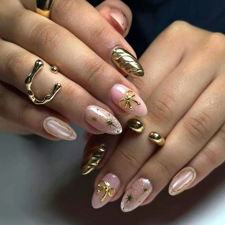 Artificial nail set with elegant golden accents Stornfield