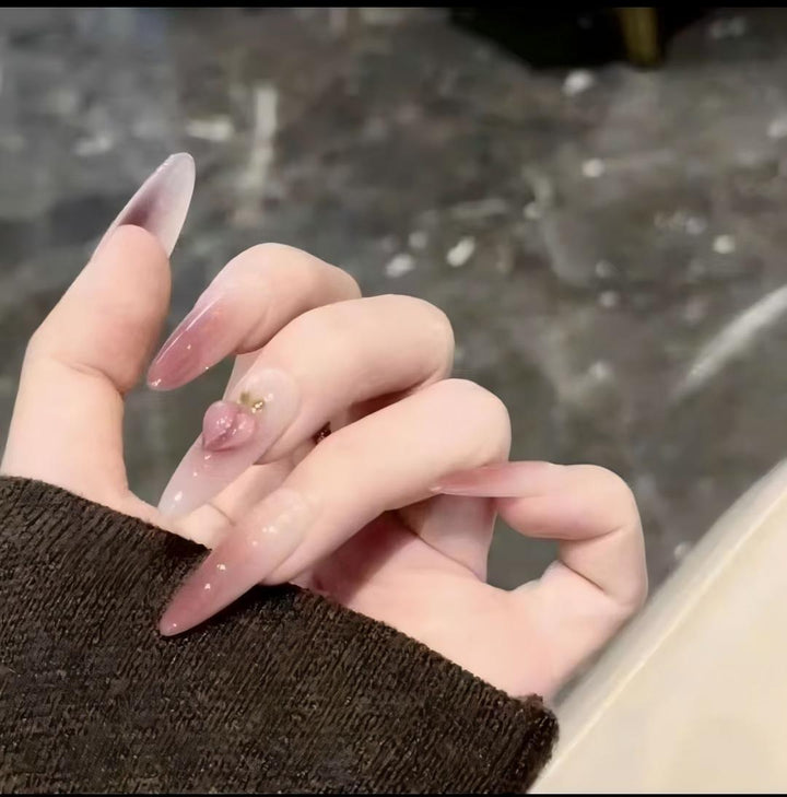 Artful nail designs with cat motif Stornfield