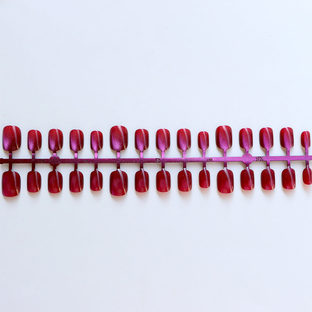 Glossy Press-On Nail Set Stornfield