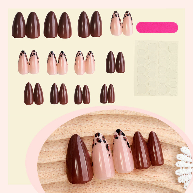 Artificial nail set with elegant designs Stornfield