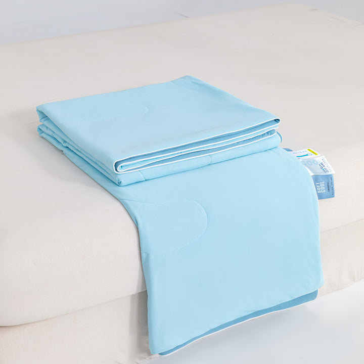 Unisex nan breathable summer blanket with cooling microfiber filling and light quilting Stornfield