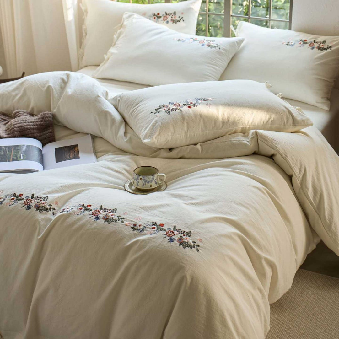 Embroidered Cotton-Linen Duvet Cover Set with Delicate Floral Border and Tie-Trim Shams
