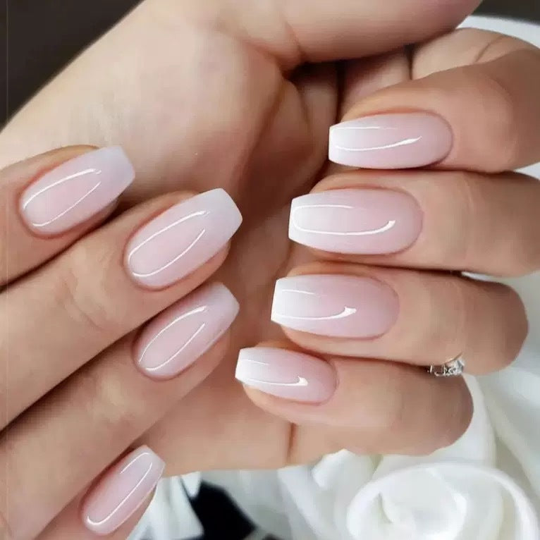 Artificial nail set with elegant ombre effect Stornfield